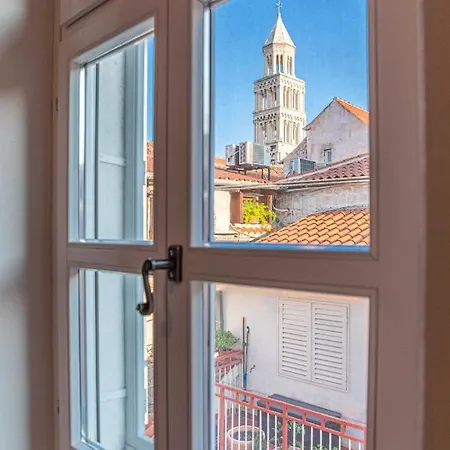 Within Ancient Walls * سبليت